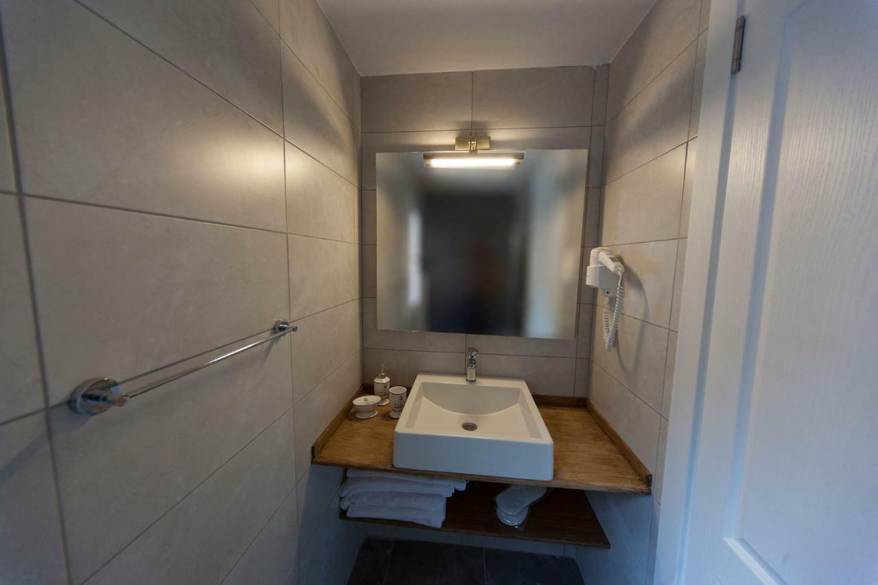 Hotel Metins Guemuesluek Extérieur photo