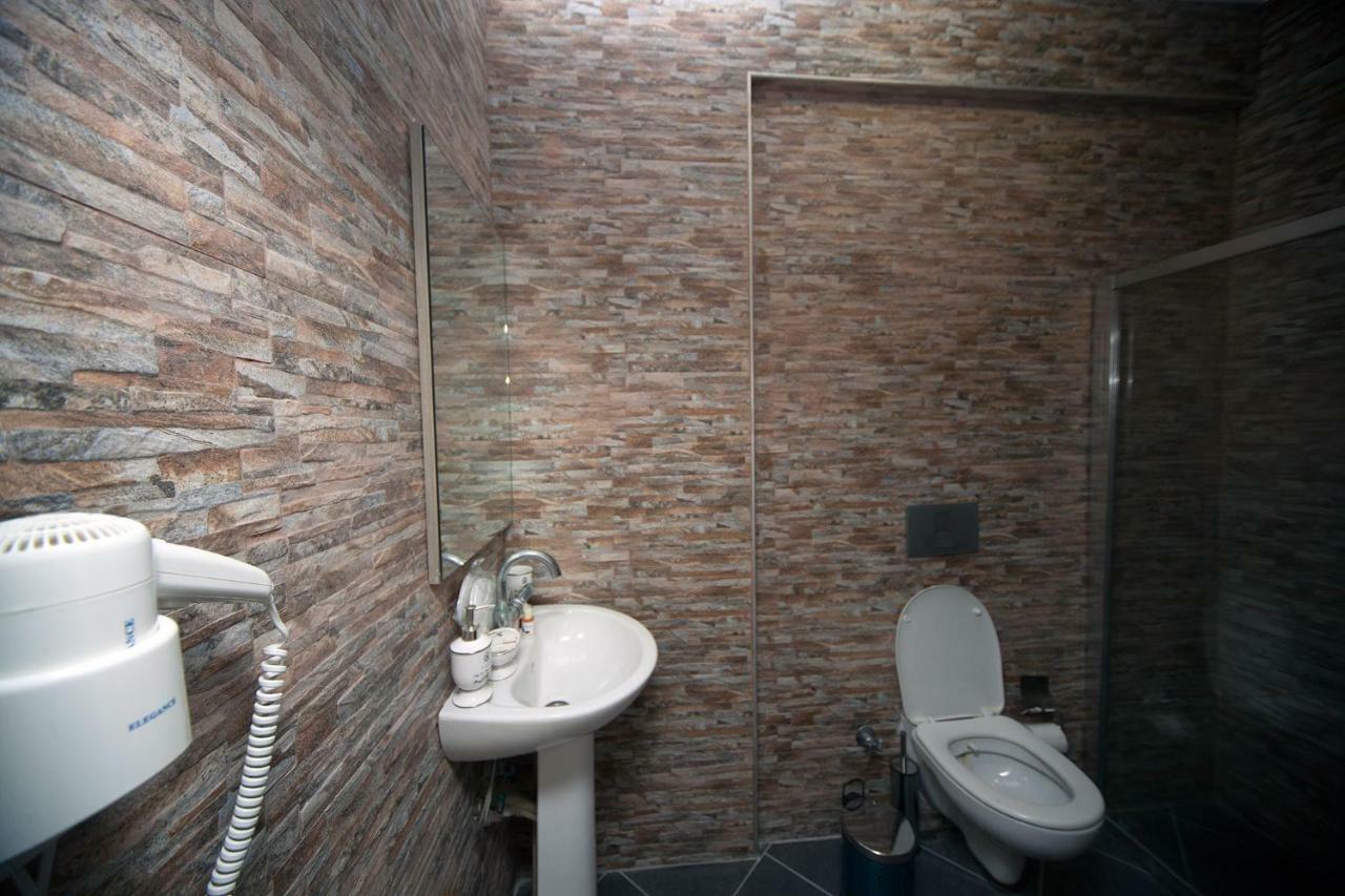 Hotel Metins Guemuesluek Extérieur photo
